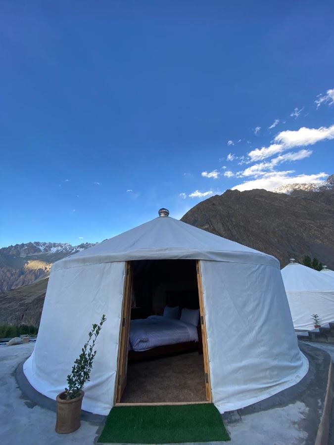 Apex Hotels And Resorts Hussaini Karimabad  ภายนอก รูปภาพ