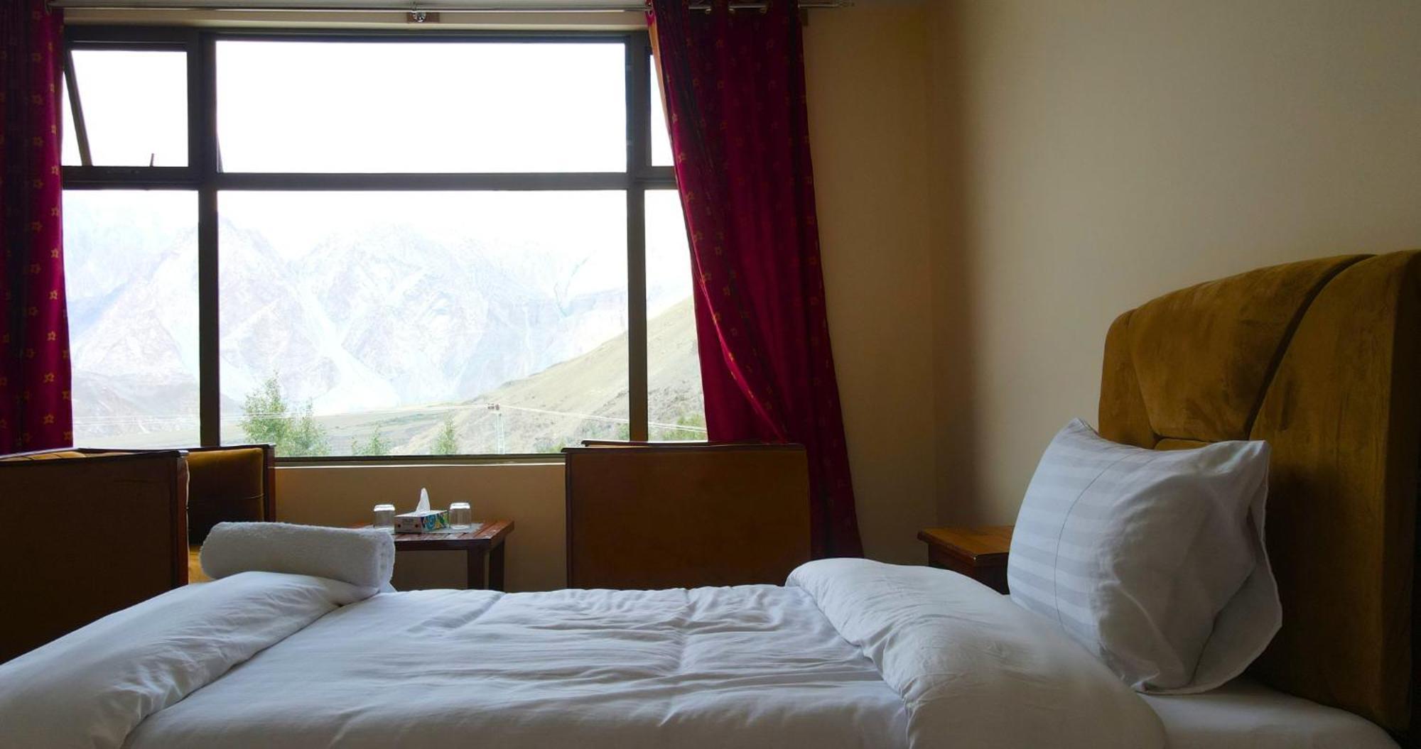 Apex Hotels And Resorts Hussaini Karimabad  ภายนอก รูปภาพ