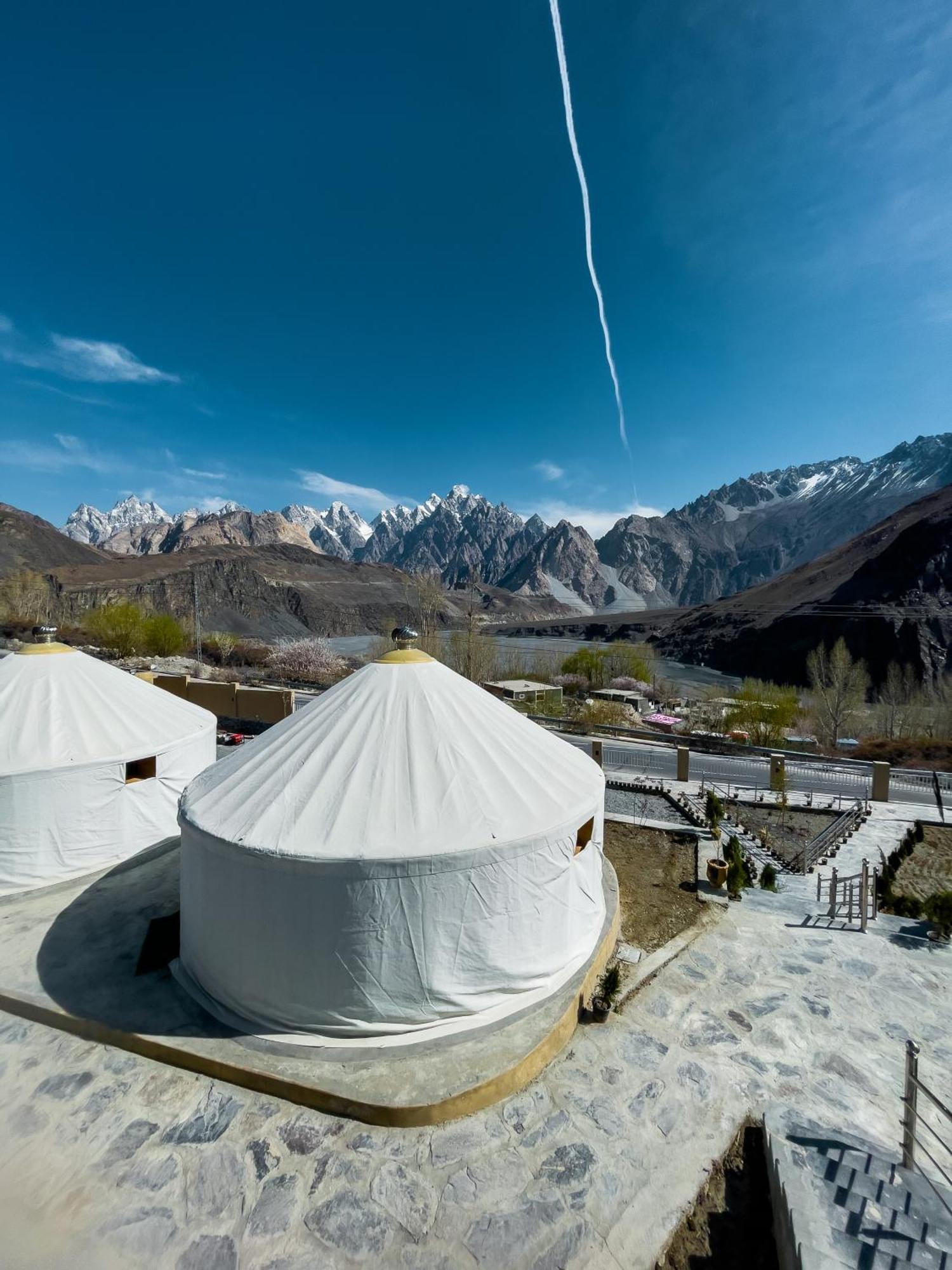 Apex Hotels And Resorts Hussaini Karimabad  ภายนอก รูปภาพ