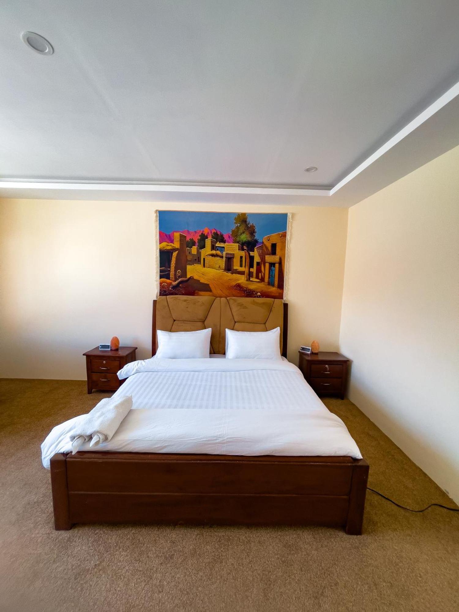 Apex Hotels And Resorts Hussaini Karimabad  ภายนอก รูปภาพ