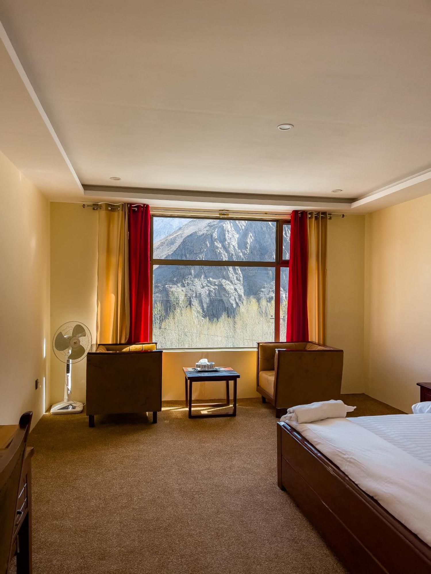 Apex Hotels And Resorts Hussaini Karimabad  ภายนอก รูปภาพ